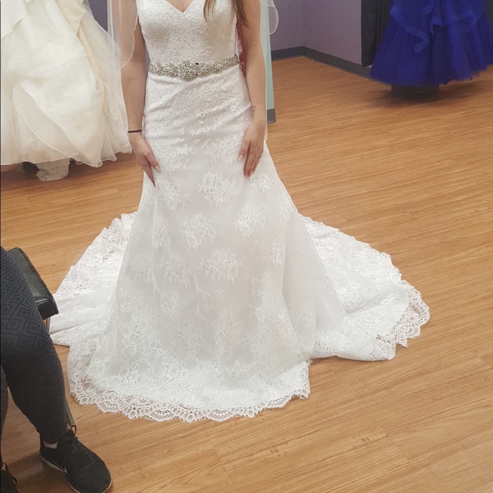 Brand new Wedding dress tags still attached sz 10